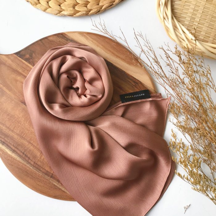LEIA SATIN SHAWL  - LOVE YOU BACK