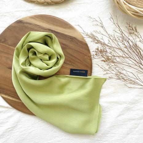 LEIA SATIN SHAWL 2.0 - LIME PUNCH