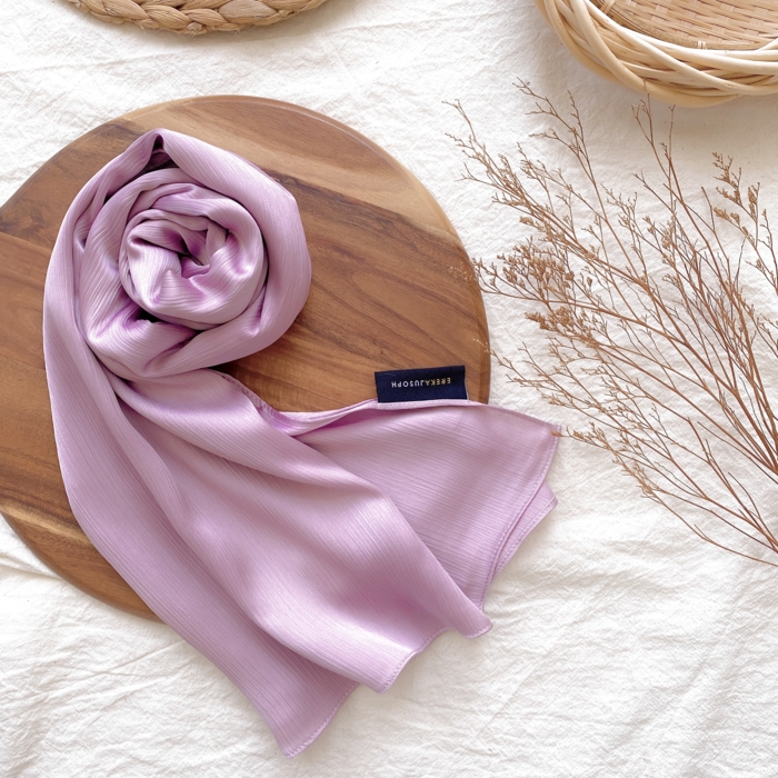LEIA SATIN SHAWL 2.0 - SMOOTH LILAC