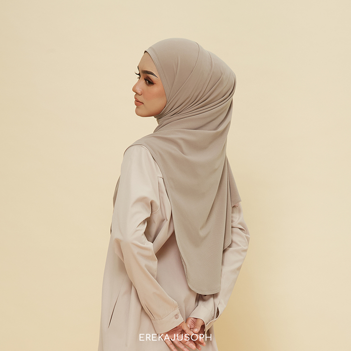 KUNTUM INSTANT SHAWL IN BIRU GELAP main image 0